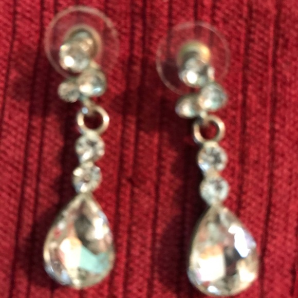 Earrings - Picture 9 of 16